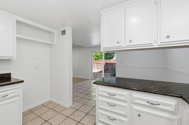 5220 Paragon St, Rocklin, CA 95677