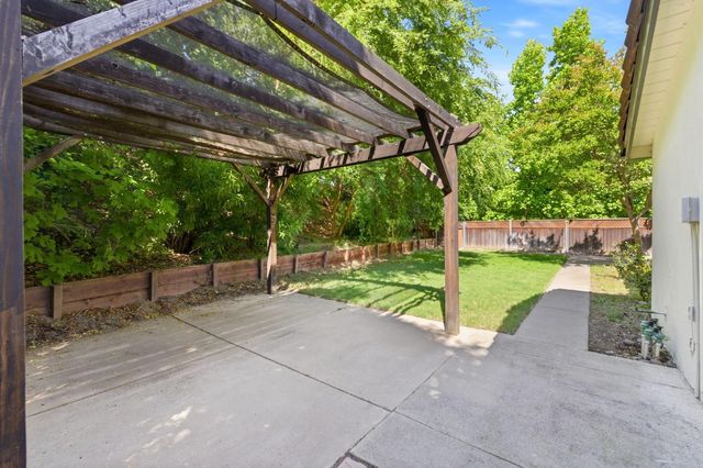 5220 Paragon St, Rocklin, CA 95677