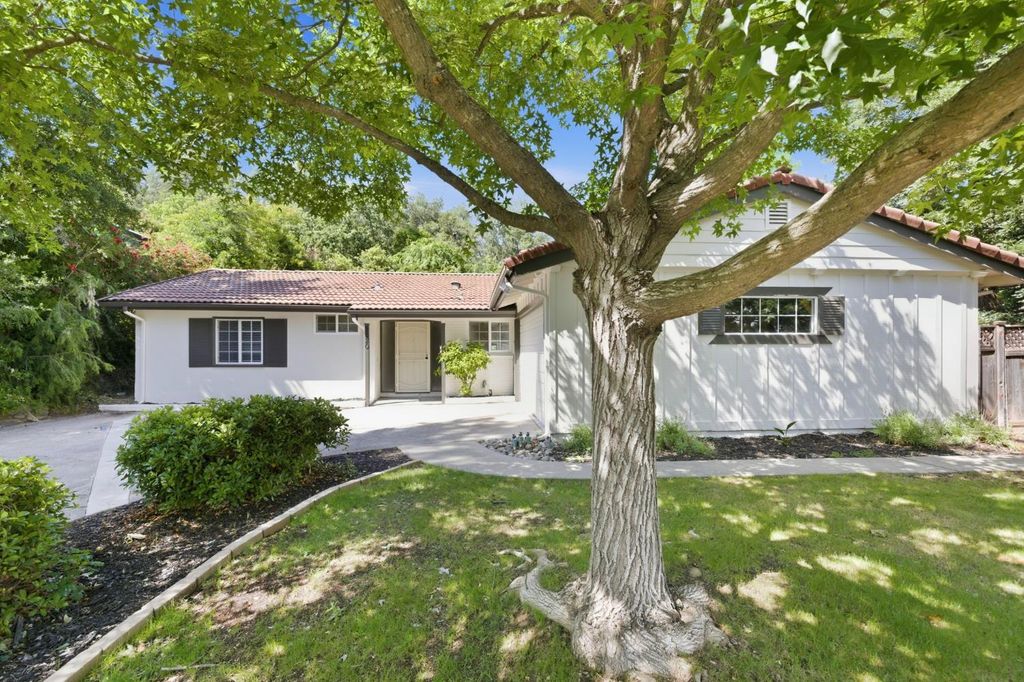 5220 Paragon St, Rocklin, CA 95677