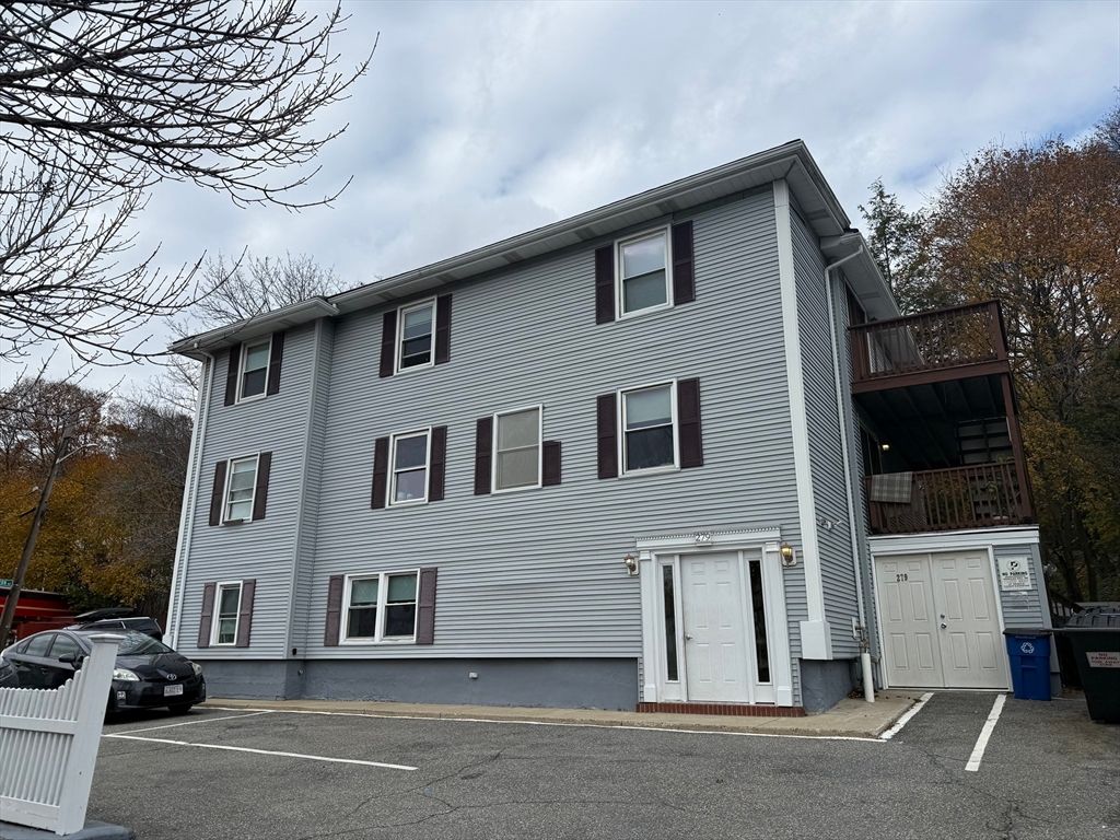 279 West Fellsway 1, Medford, MA 02155