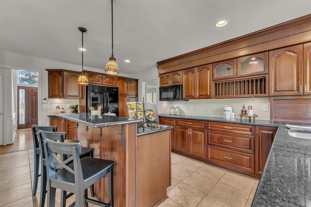 44899 Weymouth Drive, Canton, MI 48188