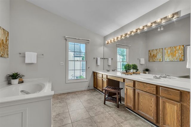 44899 Weymouth Drive, Canton, MI 48188