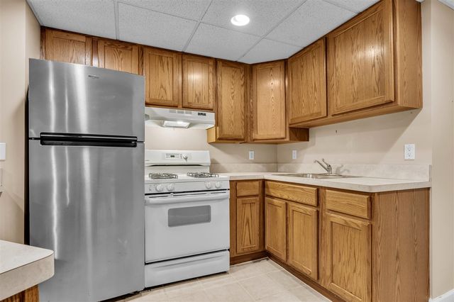 44899 Weymouth Drive, Canton, MI 48188