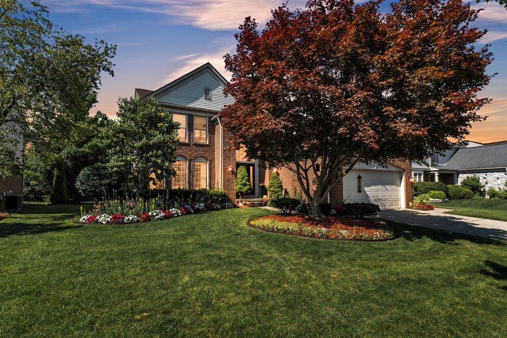 44899 Weymouth Drive, Canton, MI 48188