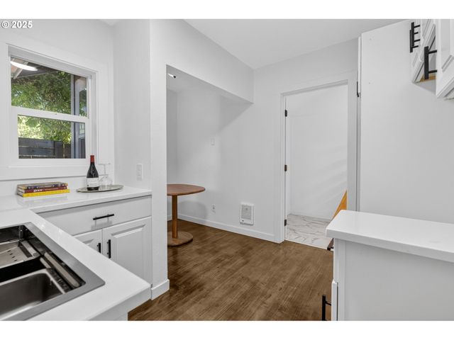 461 BLAIR Blvd, Eugene, OR 97402