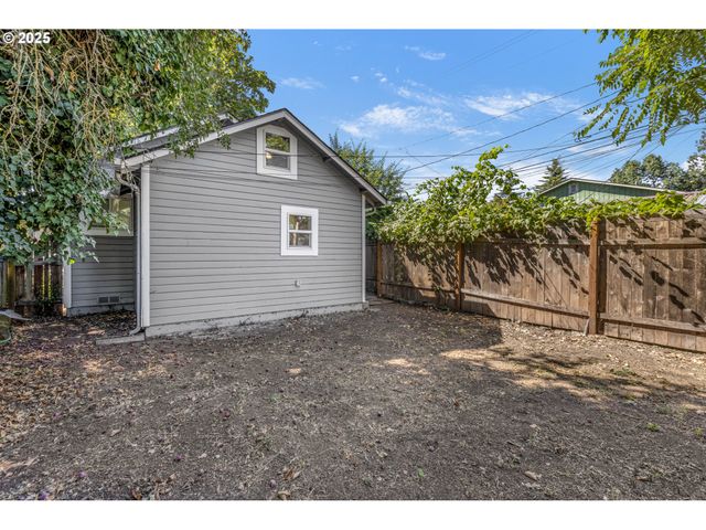 461 BLAIR Blvd, Eugene, OR 97402