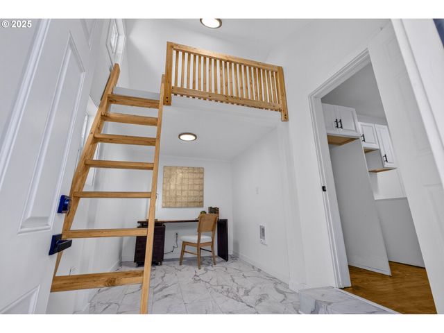 461 BLAIR Blvd, Eugene, OR 97402