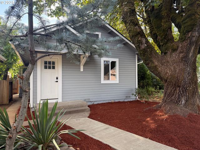 461 BLAIR Blvd, Eugene, OR 97402