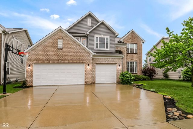 7827 Hedgehop Drive, Zionsville, IN 46077