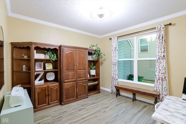 7827 Hedgehop Drive, Zionsville, IN 46077