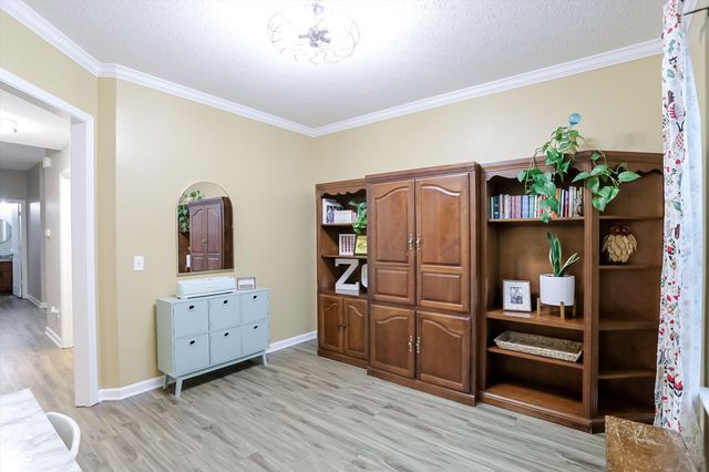 7827 Hedgehop Drive, Zionsville, IN 46077