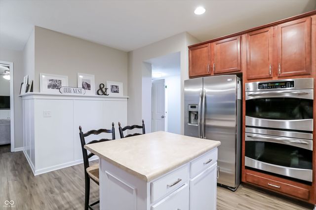 7827 Hedgehop Drive, Zionsville, IN 46077