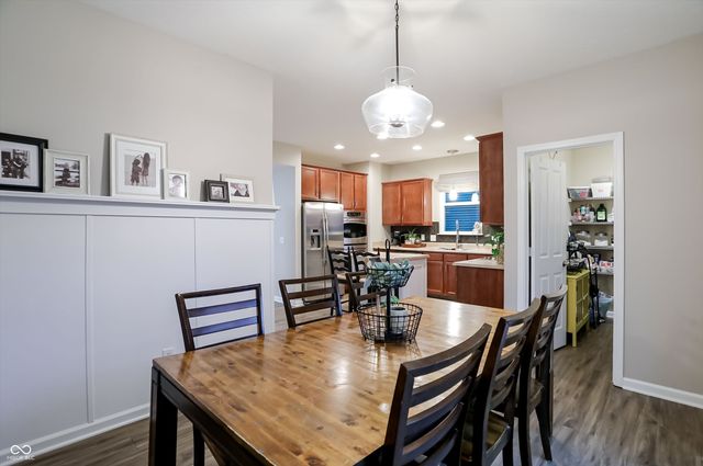 7827 Hedgehop Drive, Zionsville, IN 46077