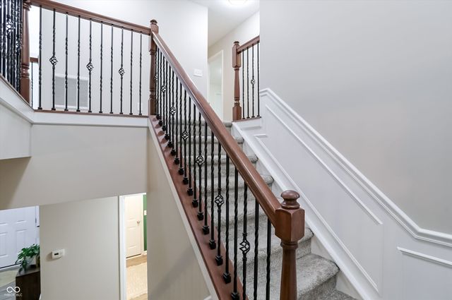 7827 Hedgehop Drive, Zionsville, IN 46077