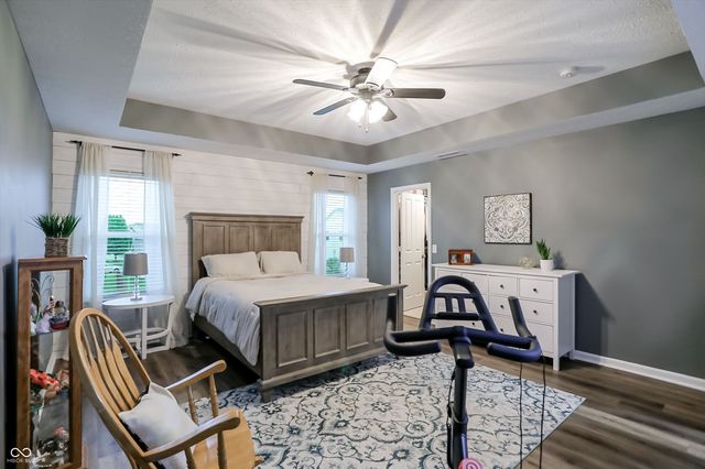 7827 Hedgehop Drive, Zionsville, IN 46077