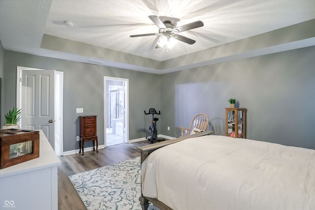 7827 Hedgehop Drive, Zionsville, IN 46077