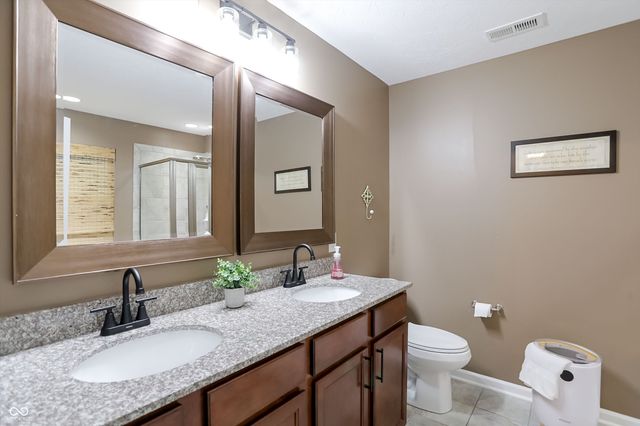 7827 Hedgehop Drive, Zionsville, IN 46077