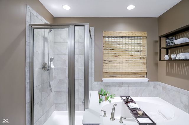 7827 Hedgehop Drive, Zionsville, IN 46077