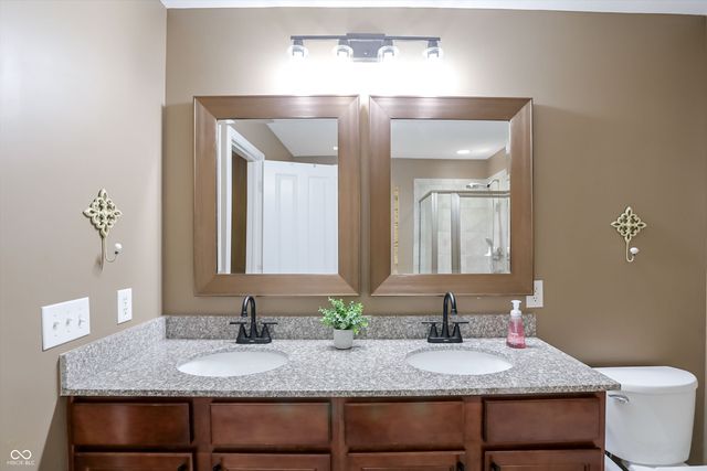 7827 Hedgehop Drive, Zionsville, IN 46077