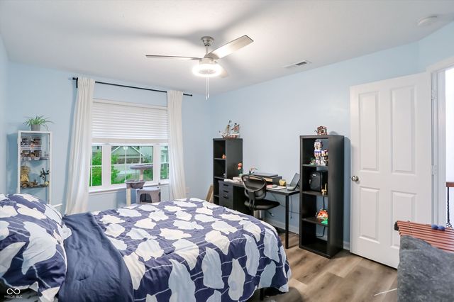 7827 Hedgehop Drive, Zionsville, IN 46077