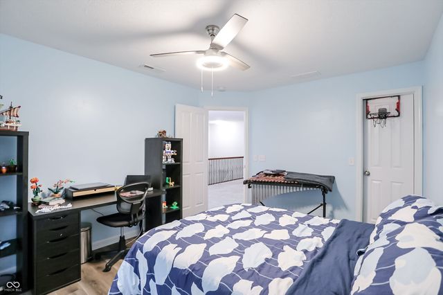 7827 Hedgehop Drive, Zionsville, IN 46077