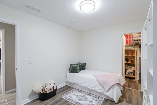 7827 Hedgehop Drive, Zionsville, IN 46077