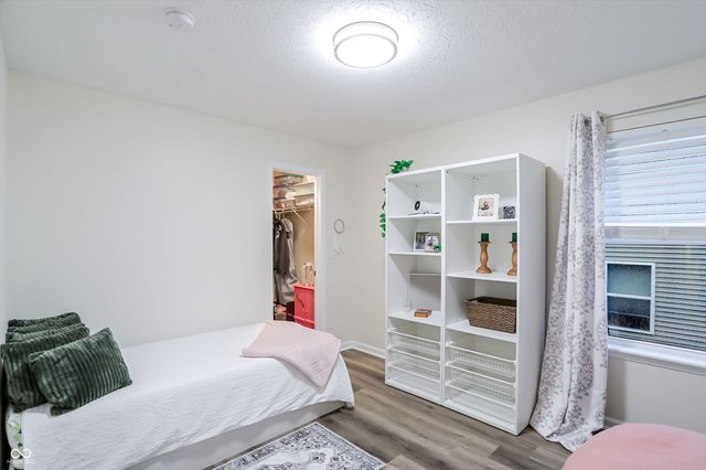 7827 Hedgehop Drive, Zionsville, IN 46077