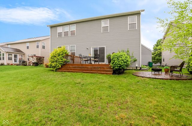 7827 Hedgehop Drive, Zionsville, IN 46077