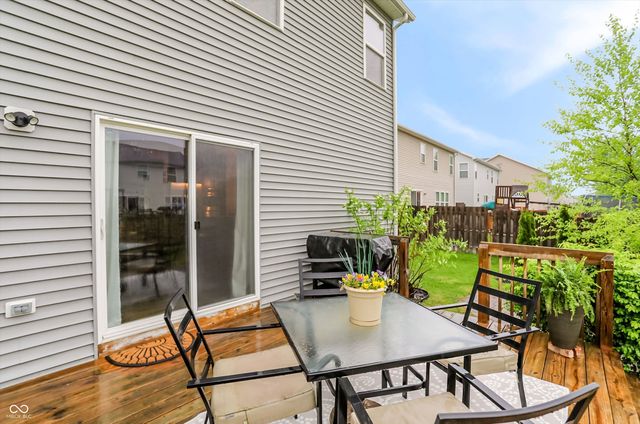 7827 Hedgehop Drive, Zionsville, IN 46077