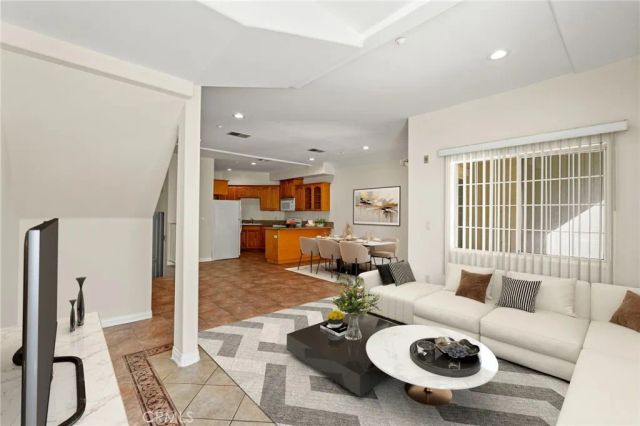 1201 Viola 104, Glendale, CA 91202