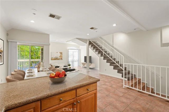 1201 Viola 104, Glendale, CA 91202