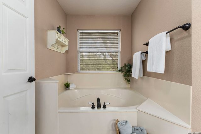 530 Cactus Flower St, San Antonio, TX 78260
