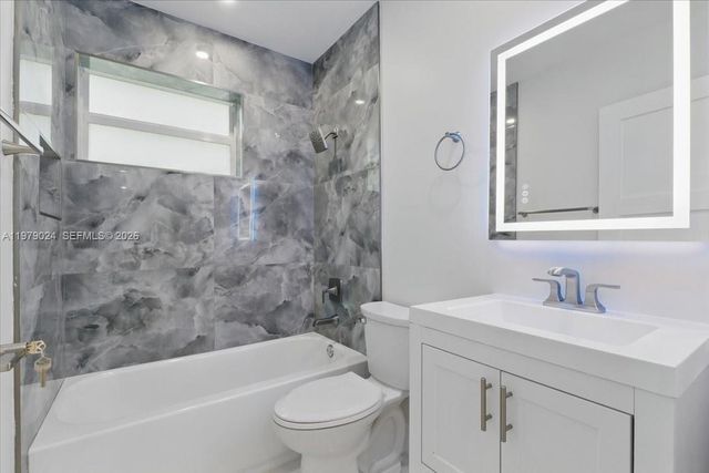 7860 SW 158th Ter, Palmetto Bay, FL 33157