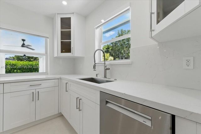 7860 SW 158th Ter, Palmetto Bay, FL 33157