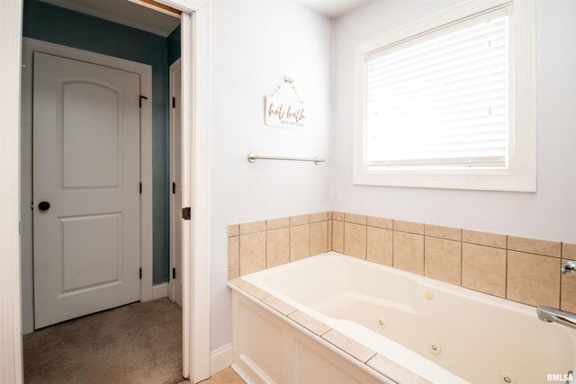 610 WESTMINSTER Drive, Washington, IL 61571