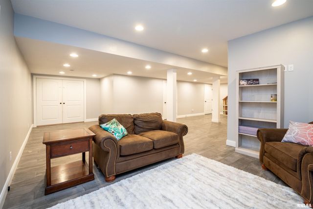 610 WESTMINSTER Drive, Washington, IL 61571