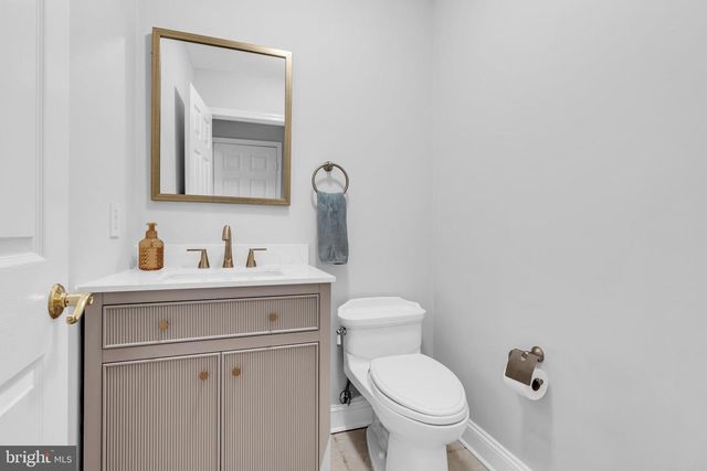 10 REED DR N, Princeton Junction, NJ 08550