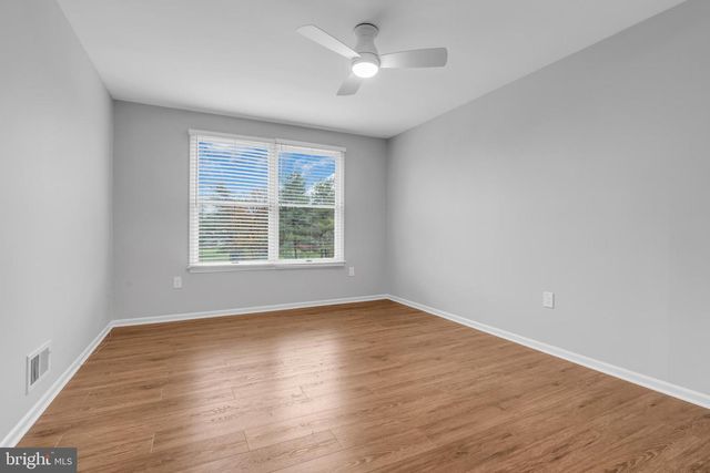 10 REED DR N, Princeton Junction, NJ 08550