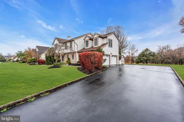 10 REED DR N, Princeton Junction, NJ 08550