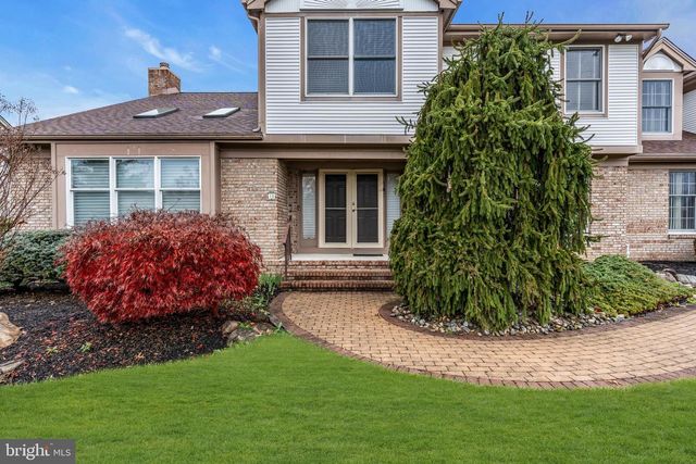 10 REED DR N, Princeton Junction, NJ 08550