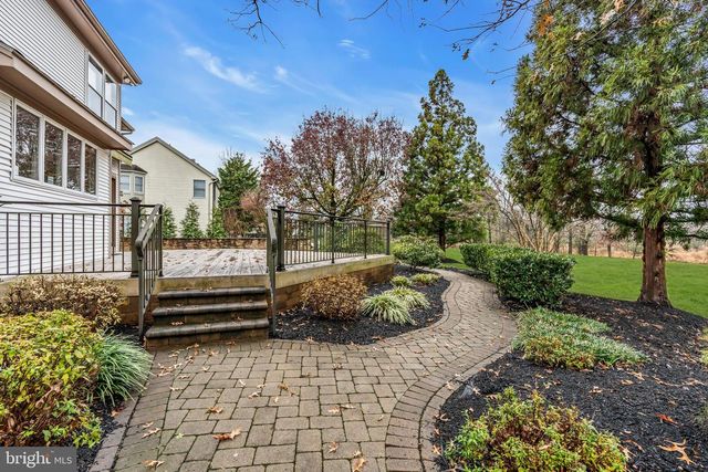 10 REED DR N, Princeton Junction, NJ 08550