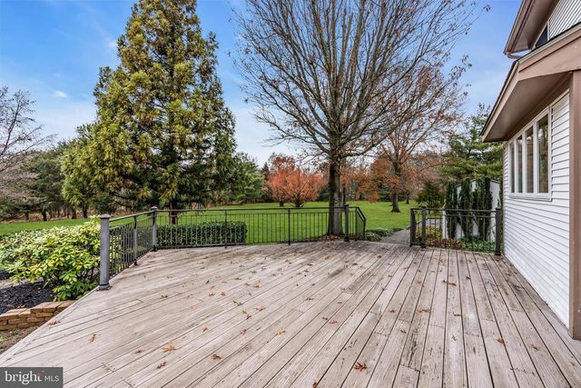 10 REED DR N, Princeton Junction, NJ 08550