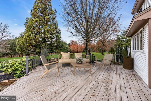 10 REED DR N, Princeton Junction, NJ 08550