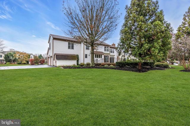 10 REED DR N, Princeton Junction, NJ 08550