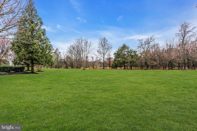 10 REED DR N, Princeton Junction, NJ 08550