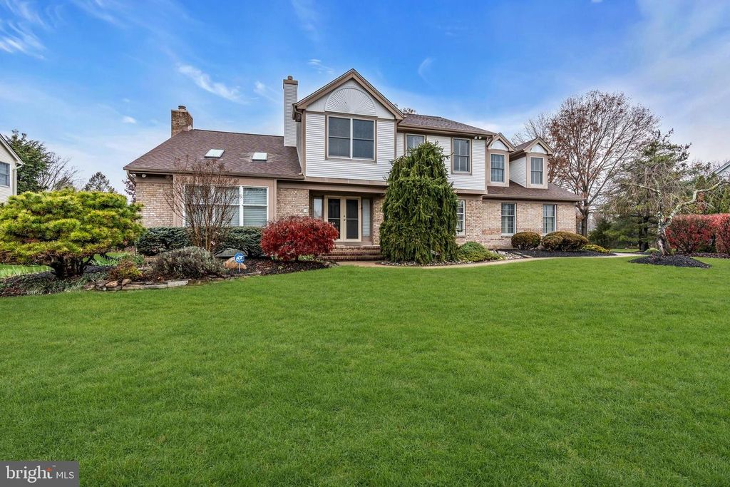 10 REED DR N, Princeton Junction, NJ 08550