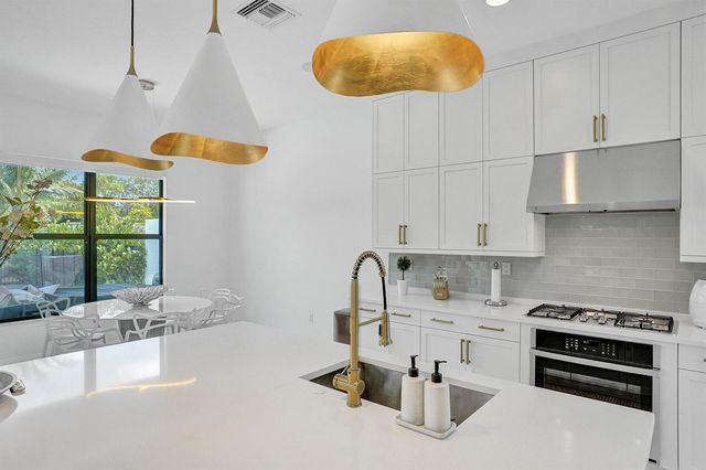 17523 RAINSTREAM Road, Boca Raton, FL 33496