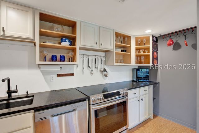 300 Woodhaven Dr Apt 1305, Hilton Head Island, SC 29928