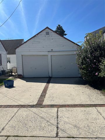 22 Searing Street, Hempstead, NY 11550