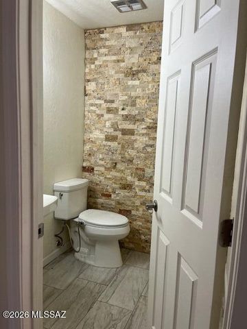 1527 E Prince Road, Tucson, AZ 85719